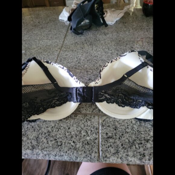 Womens size 38D Maidenform bra - Picture 2 of 3